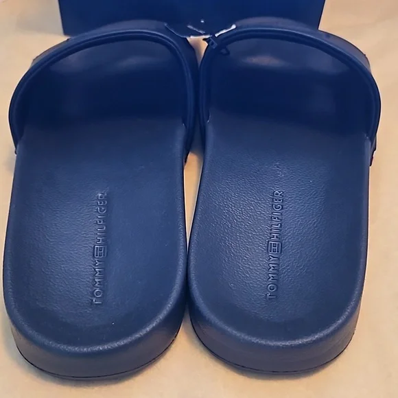 TOMMY HILFIGER - Picture 7 of 9